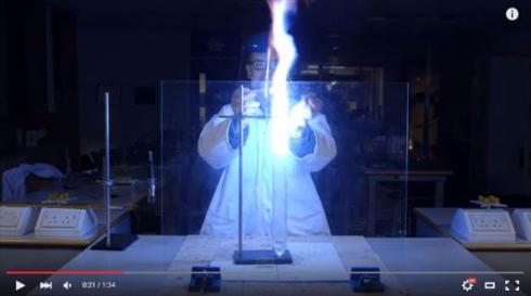 動画から8種類の化学物質を選んで反応実験 自宅で爆発に好奇心メラメラ ねとらぼ