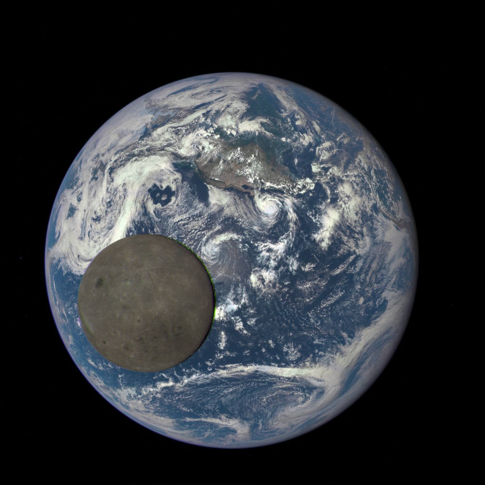 月が地球を横切る写真をnasaが撮影 月の裏側 が見える ねとらぼ