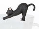 コップのフチのフリーダムな黒猫さん　「シャノアール」50周年記念キャンペーンでもらえる「ふちねこ」があざとい