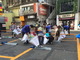 ハロウィン翌日の渋谷で子どもたちがゴミ拾い　大人たちにモラルを問う声