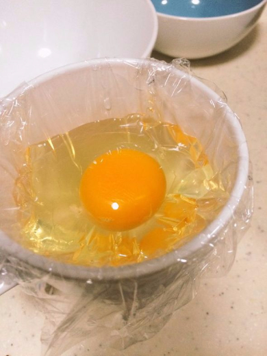 水を入れてレンジで温めるだけ 1分でできる温泉卵の作り方 ねとらぼ