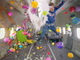 「OK Go」が無重力状態の新作MV公開　フワフワ浮いてクルクル回っていろいろ飛び出す