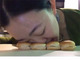 なぜそんなことを……　海外女性がひたすらパンに顔面を押し付けるだけの動画を投稿する「Bread Face」が狂気