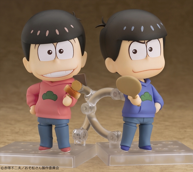 おそ松とカラ松のねんどろいど登場 おでんやサングラス シールを貼って楽しむ のっぺら顔 パーツも付属 ねとらぼ