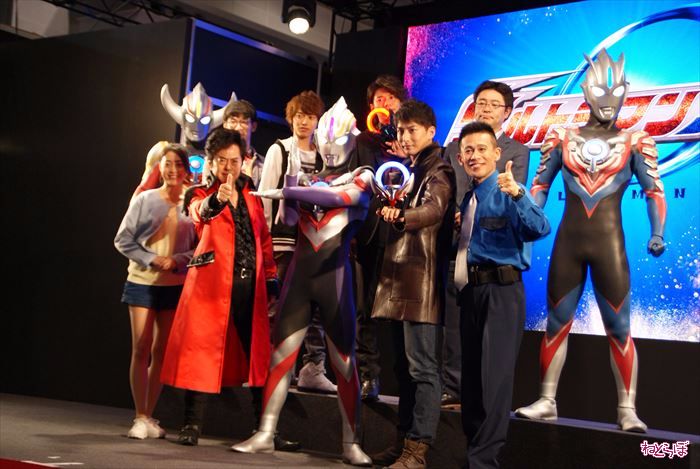 豪華キャスト登場 ウルトラマンオーブ 東京おもちゃショーで製作発表会 ねとらぼ