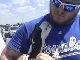 球場の駐車場で子犬が暑い車内に置き去り　メジャーリーグファンに発見され無事保護