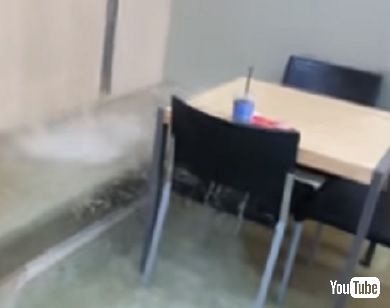 韓国延世大学で圧倒的雨漏り