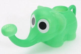 泥水を入れて地べたを這うやつにかけてやりたい ポプテピ 仕様に改造したじょうろが無駄に高煽り力 ねとらぼ