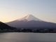 富士山の初冠雪　60年ぶりの最晩記録