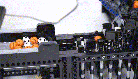レゴで波動歯車装置型の玉運び装置を制作した猛者が現る