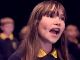 天使の歌声と涙する人が続出　英特別支援学校のクリスマスコンサートで10歳の女の子が歌う「ハレルヤ」