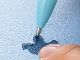 切り絵やビーズの貼り付けに　細かな部分にのり付けできるトンボ鉛筆の「ボールペン型液体のり」が便利