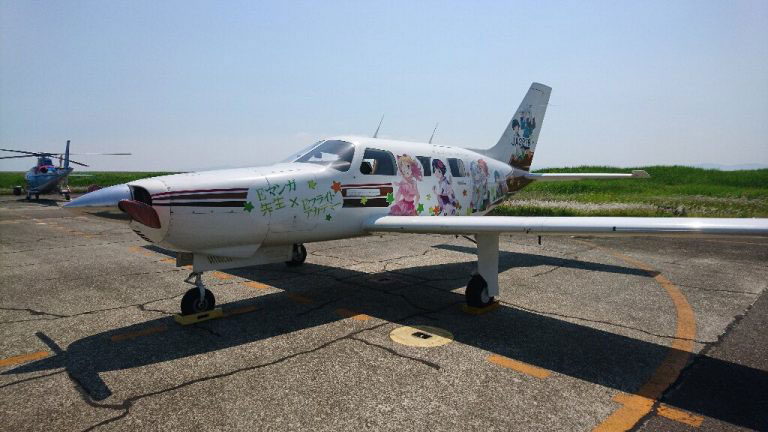 エロマンガ先生 飛ぶ 紗霧の部屋を再現した内装に 俺妹 のラッピングの 痛飛行機 が一般公開 ねとらぼ