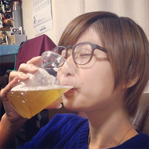 天野麻菜 ビール女子。 1500日