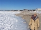 海が凍ってる！　米国で撮影された珍しい現象、上空からの美しいドローン映像も