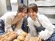 佐々木希、大政絢との“美女パン工房”が注目集める　バレンタインデーにパンというストロングスタイル