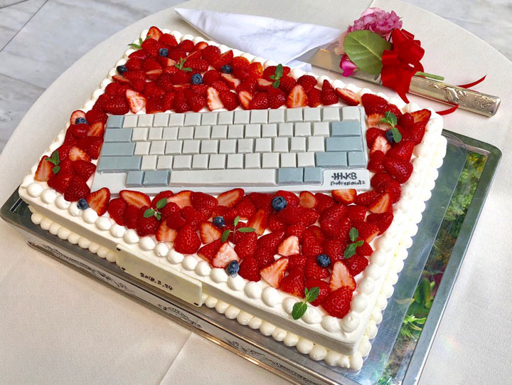 愛用の高級キーボード Hhkb をウェディングケーキに メーカーも Happy Hacking Wedding と祝福 ねとらぼ
