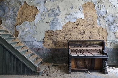廃墟 ピアノ