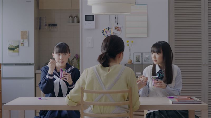 まるでドラマのワンシーン 芦田愛菜 グリコ パナップ のcmで 一人二役 の名演技 ねとらぼ