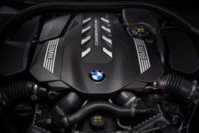 BMW 8V[Y Bowers & Wilkins xDrive 