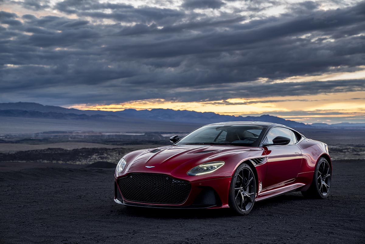 怖いくらいに美しいぃぃ 超絶最高峰のアストンマーティン Dbs Superleggera 日本上陸 脅威の725馬力v12ツインターボ 1 2 ページ ねとらぼ