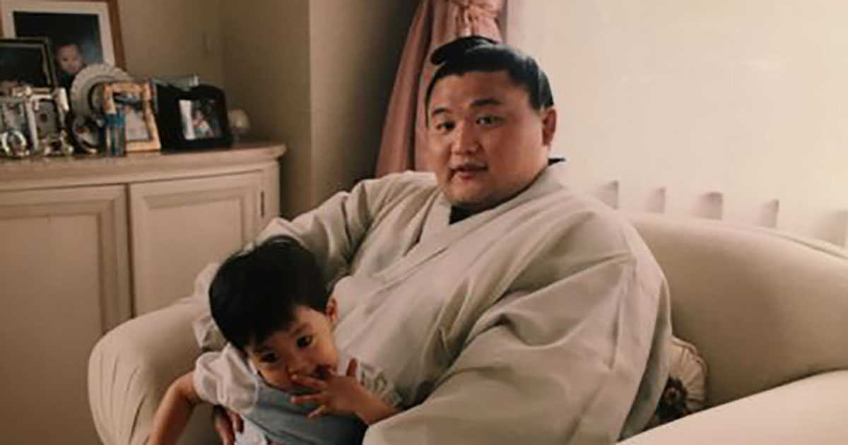 気持ちは一つも変わらない 花田優一が現役時代の 元貴乃花親方 と貴重な親子ショット公開 父への思いも ねとらぼ