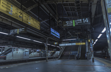 街から人が消えた日 新宿駅 写真 おる汰