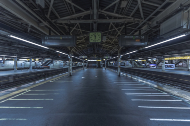 街から人が消えた日 新宿駅 写真 おる汰
