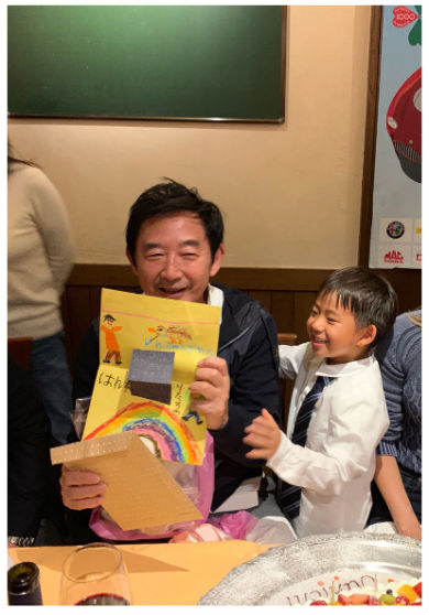 東尾理子 65歳になった石田純一をすみれらと祝福 44歳 28歳 6歳 2歳 9ヶ月のお父さん ねとらぼ