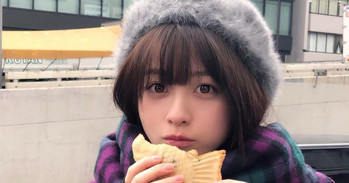 たい焼き食べただけなのに 橋本環奈 数時間で10万超いいねのオフショットに これはやばい 天使 の声 ねとらぼ