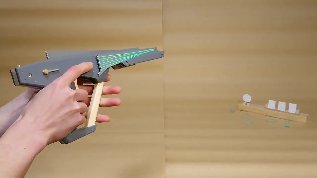 装弾数7発のセミオートゴム銃登場 スタイリッシュデザインに ほしい リロードかっこいい の声 ねとらぼ
