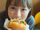 声優・尾崎由香がテレビ番組で見せた奔放な言動が話題に　ベテラン池澤春菜も「多少扇情的な要素はあったかと思う」