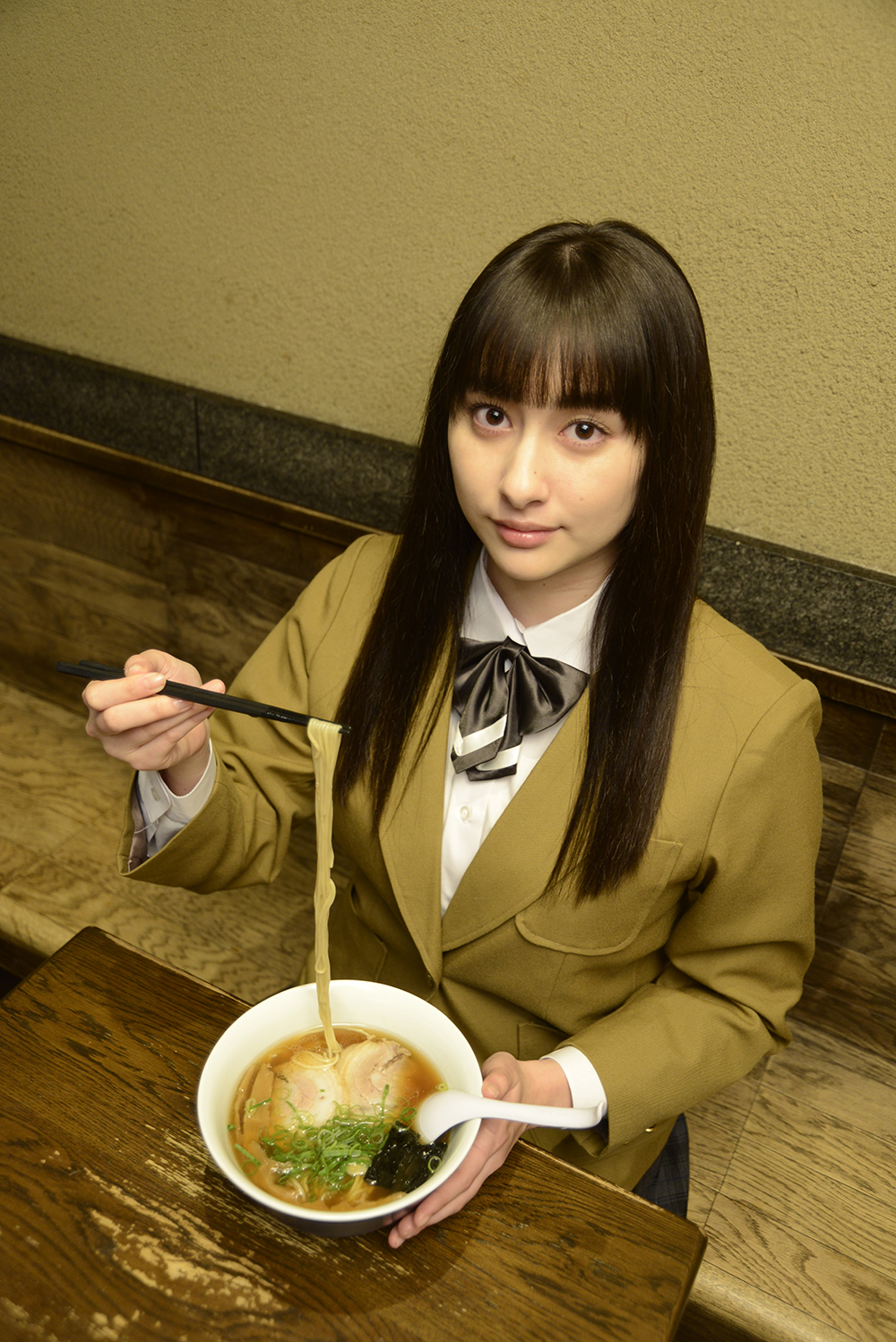 結婚したけど制服 早見あかり 平成最後の ラーメン大好き小泉さん 主演に喜び爆発 ねとらぼ