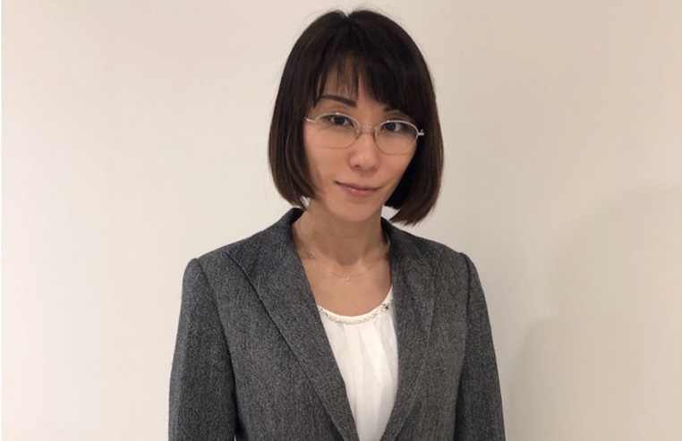 だんだん瓜二つに 羽田美智子 野際陽子の娘 真瀬樹里のスーツ姿に驚き ファンも 本当にそっくり ねとらぼ