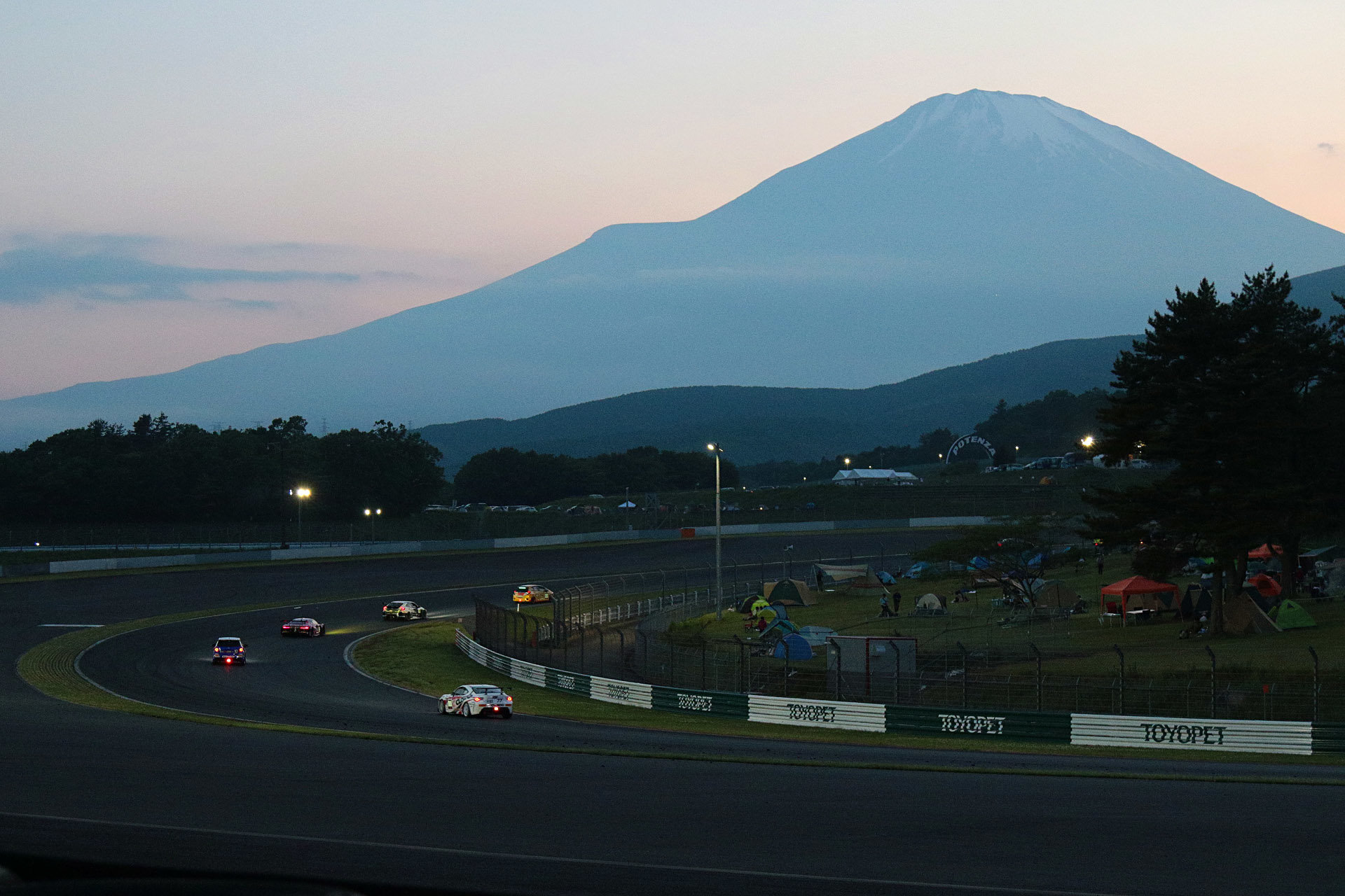 プロ直伝 サーキット流し撮りがうまくなる お勧めレース5選 レースフォトグラファー奥川浩彦の サーキットへ行こう 5 1 2 ページ ねとらぼ