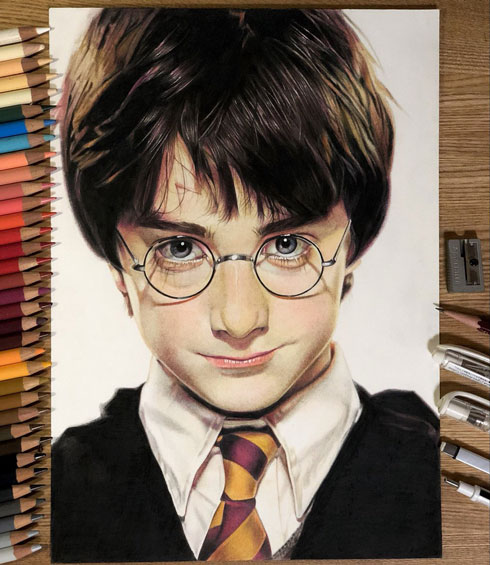 色鉛筆で描いた ハリー ポッター が魔法の使用を疑うレベルの