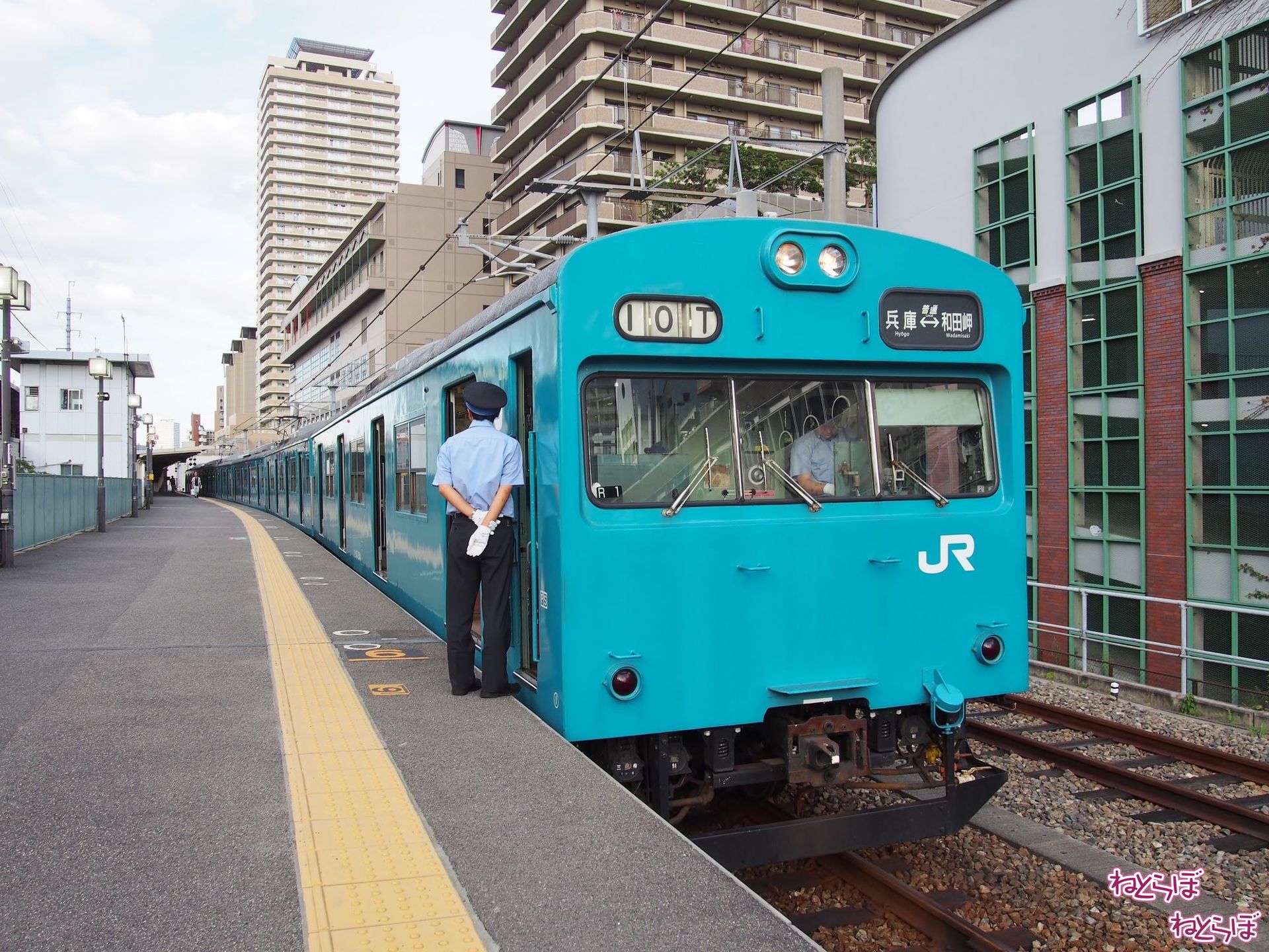 日中は1本も走らない 絶滅寸前と言われる昭和の通勤電車「103系」に乗ってきた（1/4 ページ） - ねとらぼ