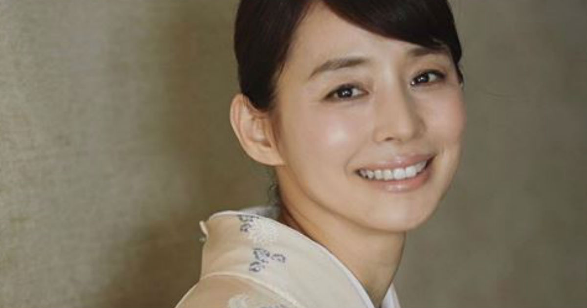 美しいってこういうこと 憧れます 石田ゆり子 久しぶりの着物姿にファンの うっとり ため息が止まらない ねとらぼ