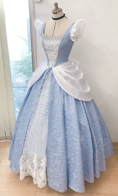 まるで魔法 材料費2万円で手作りされた シンデレラのドレス が