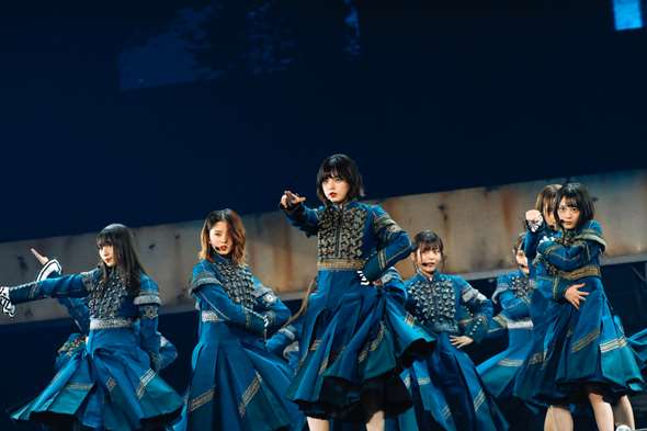 欅坂46 初の東京ドーム公演で披露された全楽曲を2万字で全力レポート ガラスを割れ で既成概念を壊す幕開け 前編 1 3 ねとらぼ