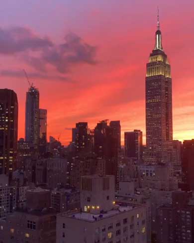 ニューヨーク 高層ビル群の夕焼け動画がステキすぎる まるで映画のワンシーンのような美しさ ねとらぼ