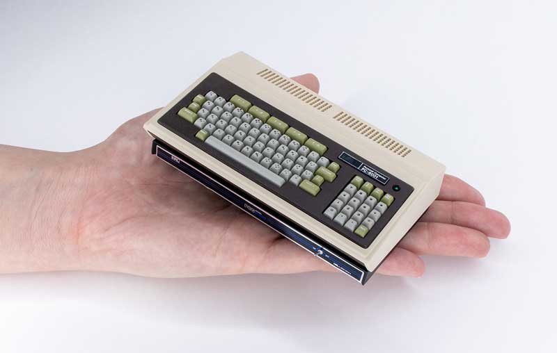 NECの8ビットパソコンの名機「PC-8001」のミニ版が発売 同じく1