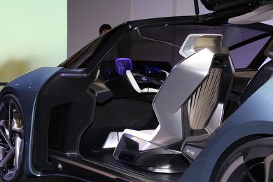 世界初公開 レクサス EVコンセプトカー
