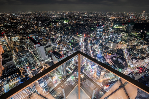 渋谷最高峰230mの展望台で絶景の夜景見てきた！ 渋谷スクランブルスクエアの目玉「SHIBUYA SKY」体験レポート - ねとらぼ