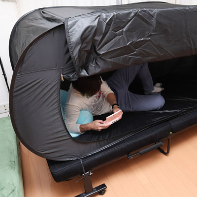 また新たなダメ人間製造機が ベッドの上に固定できる ベッドdeテント がマッハでダメになれそう ねとらぼ