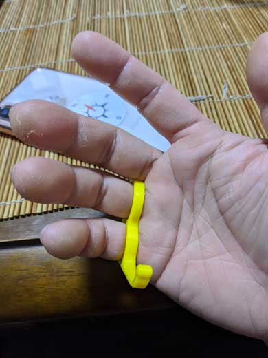 孫指 スマホを支える 道具 自作 3Dプリンター