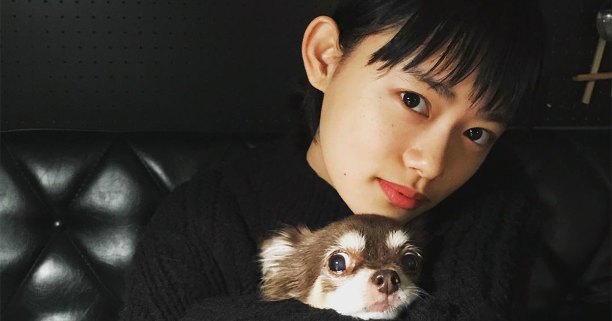 杉咲花 愛犬あずきの旅立ちを報告 R I P ありがとう と幼少期の思い出動画を公開 1 2 ページ ねとらぼ