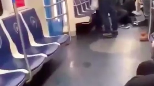 悪ふざけで懲役7年 新型コロナのふり ロシア モスクワの地下鉄車内で若者がイタズラ 動画きっかけで逮捕 ねとらぼ