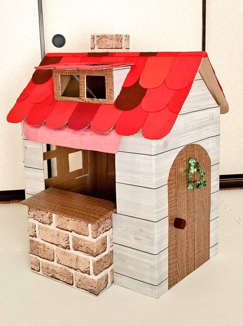 家の中に出現したステキな 森の中のパン屋さん 材料費330円の手作り段ボールハウスが子どものいい遊び場になりそう 1 2 ねとらぼ