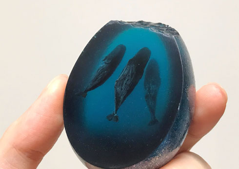 レジン アート マッコウクジラが睡る海の卵 クジラ ハンドメイド